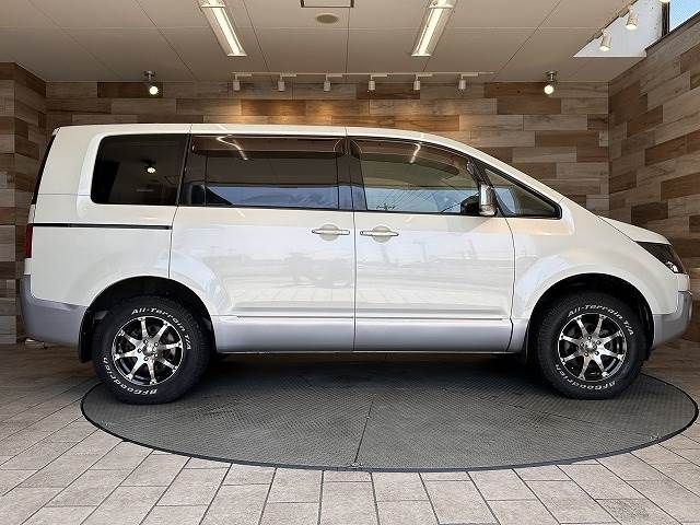 Mitsubishi DELICA D5 2010-07 9024-13
