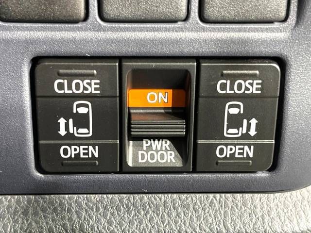 Toyota VOXY 2014-02 13923-4