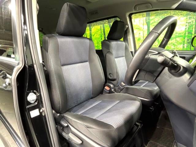 Toyota VOXY 2014-02 13923-7