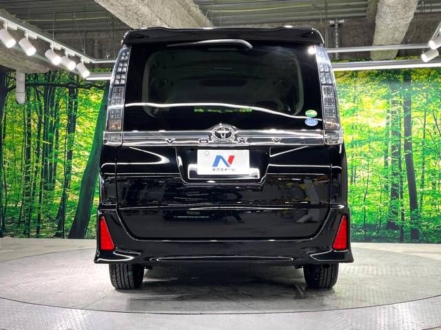 Toyota VOXY 2014-02 13923-15
