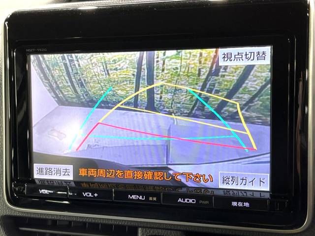 Toyota VOXY 2014-02 13923-3