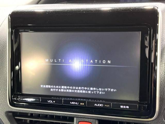 Toyota VOXY 2014-02 13923-2