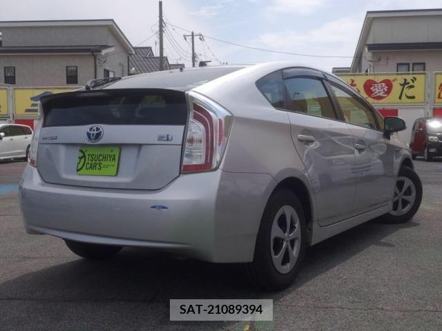 Toyota PRIUS 2013-07 351440-1