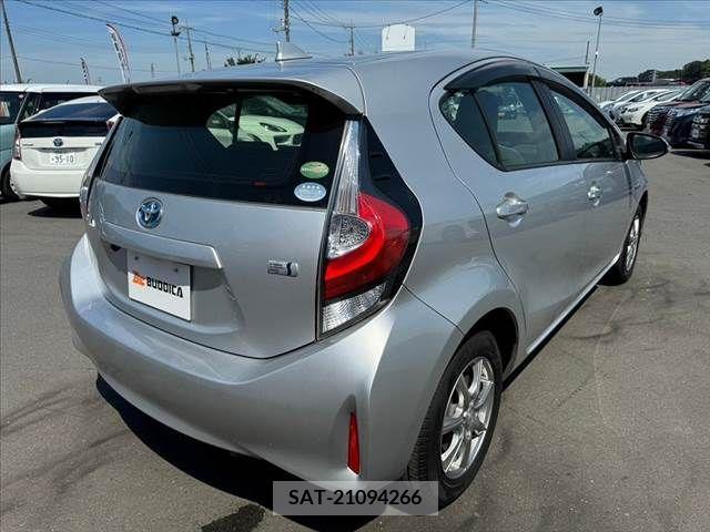 Toyota AQUA 2017-12 346307-14