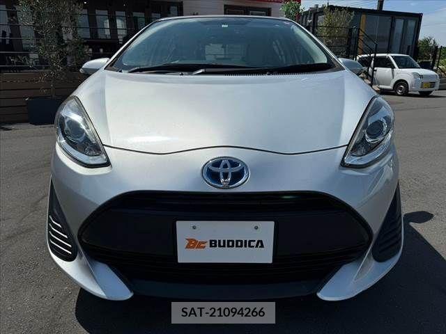 Toyota AQUA 2017-12 346307-8