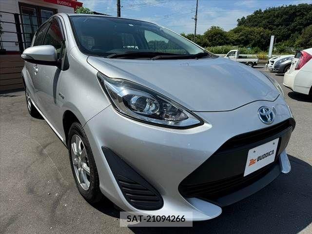 Toyota AQUA 2017-12 346307-7