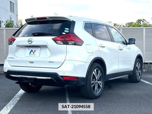 Nissan X-TRAIL 2018-06 371336-16