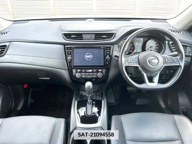 Nissan X-TRAIL 2018-06 371336-1