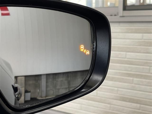 Suzuki SWIFT 2023-01 182804-5