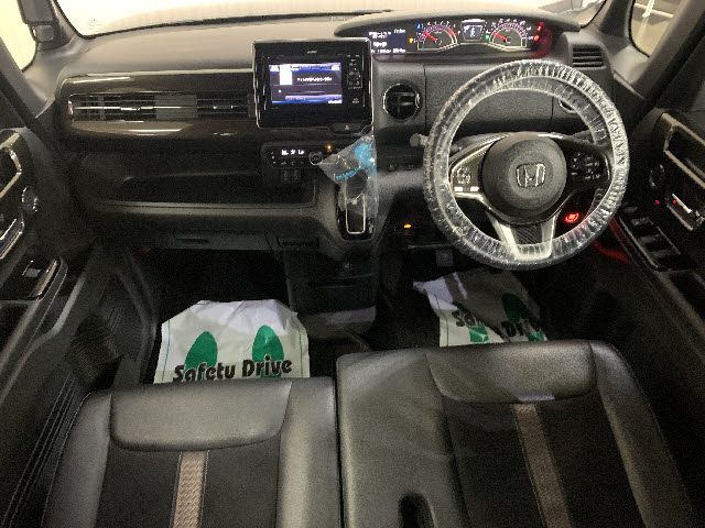 Honda N BOX CUSTOM 2018-07 4111-1