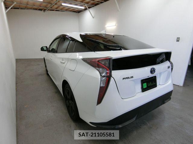 Toyota PRIUS 2015-12 239471-12