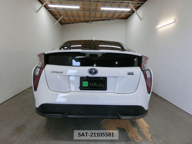 Toyota PRIUS 2015-12 239471-8