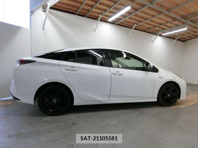 Toyota PRIUS 2015-12 239471-18