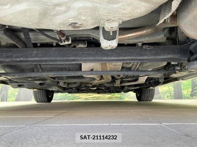 Toyota PRIUS ALPHA 2011-12 340517-18