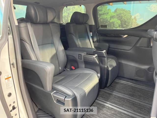 Toyota ALPHARD 2021-08 215013-9