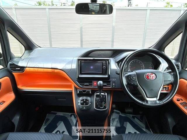 Toyota VOXY 2014-02 370490-1