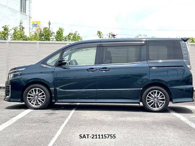 Toyota VOXY 2014-02 370490-19