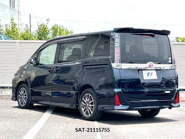 Toyota VOXY 2014-02 370490-16