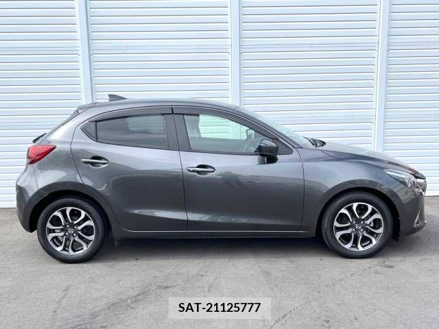 Mazda DEMIO 2018-02 351374-17
