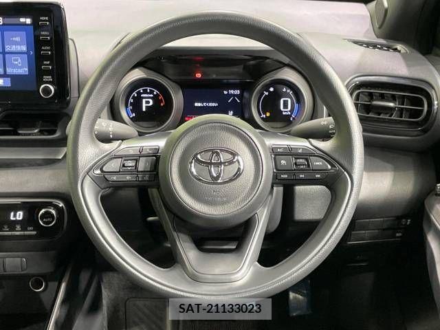Toyota YARIS 2023-06 371468-11