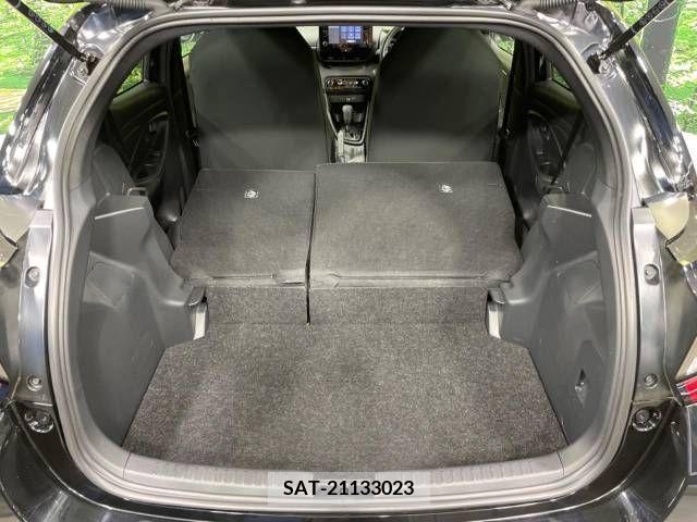 Toyota YARIS 2023-06 371468-10