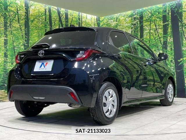 Toyota YARIS 2023-06 371468-17
