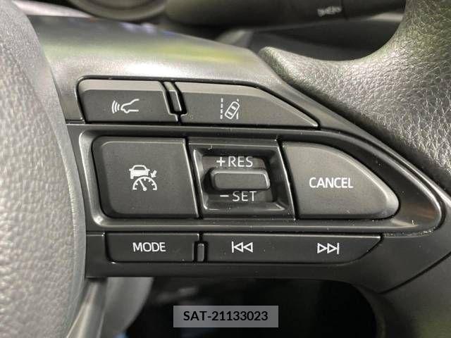 Toyota YARIS 2023-06 371468-5