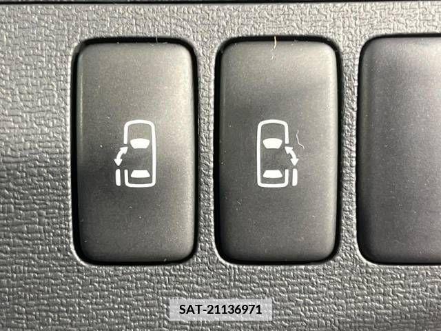 Toyota ISIS 2009-12 346020-4
