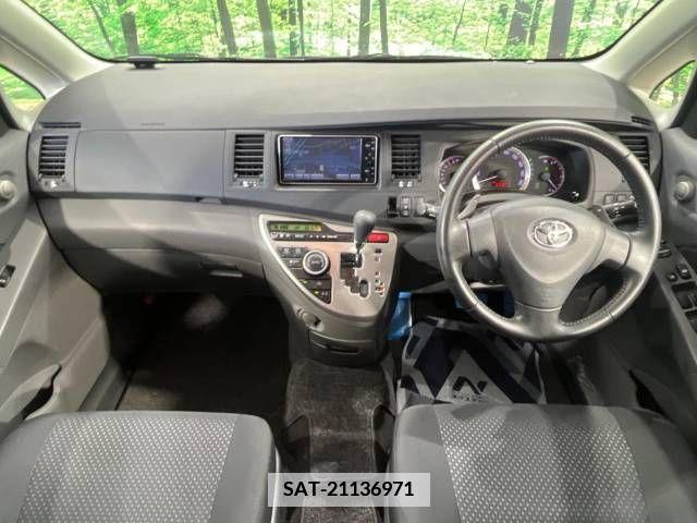 Toyota ISIS 2009-12 346020-1