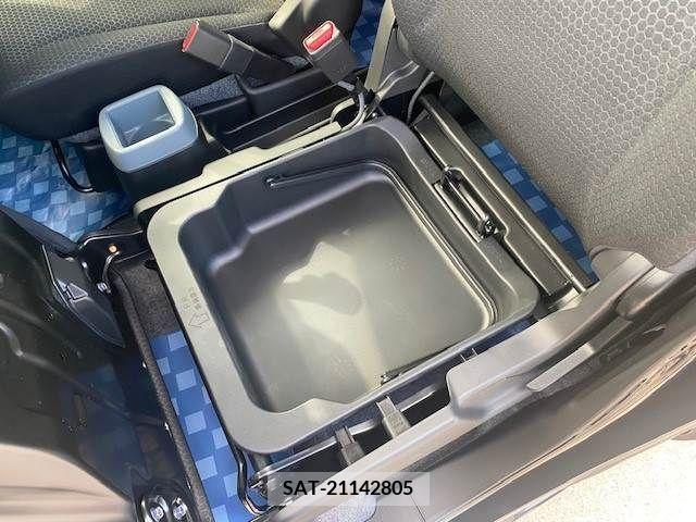 Suzuki SPACIA 2023-03 368575-28