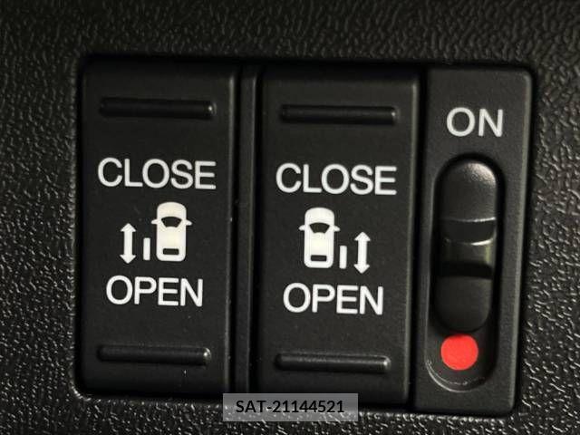 Honda e 2017-10 243870-6