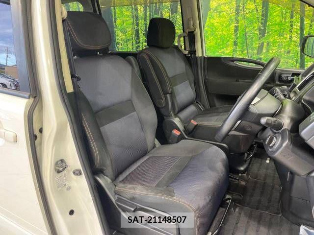 Nissan SERENA 2010-05 327044-9