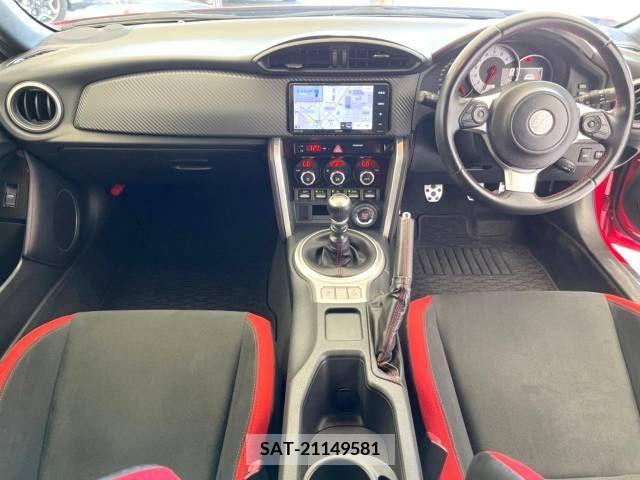 Toyota 86 2017-10 332409-1