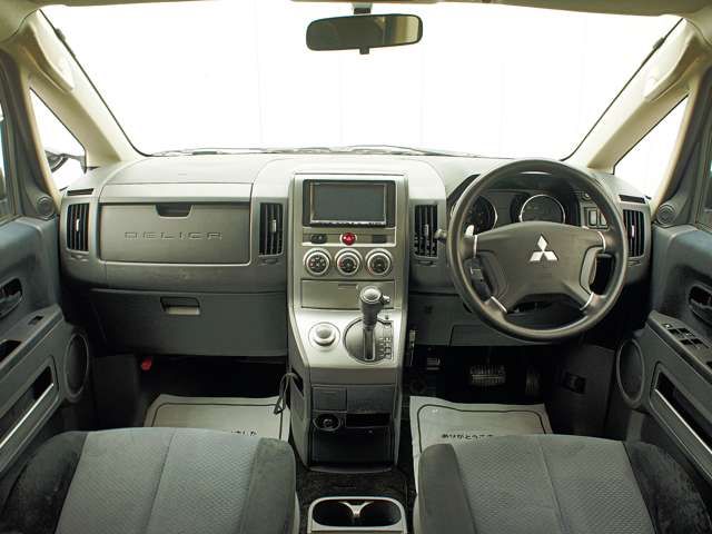 Mitsubishi DELICA D5 2010-08 11595-1