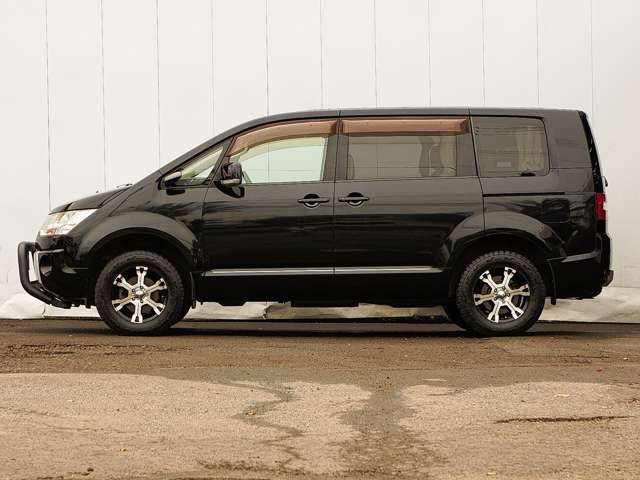 Mitsubishi DELICA D5 2010-08 11595-8