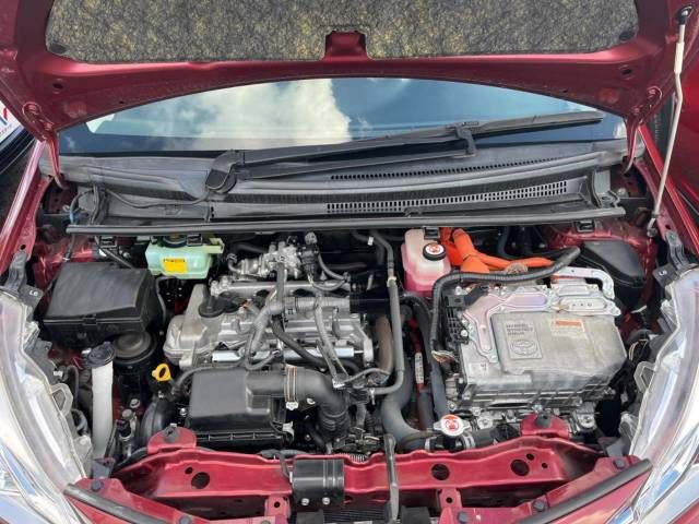 Toyota VITZ HYBRID 2017-11 28420-18