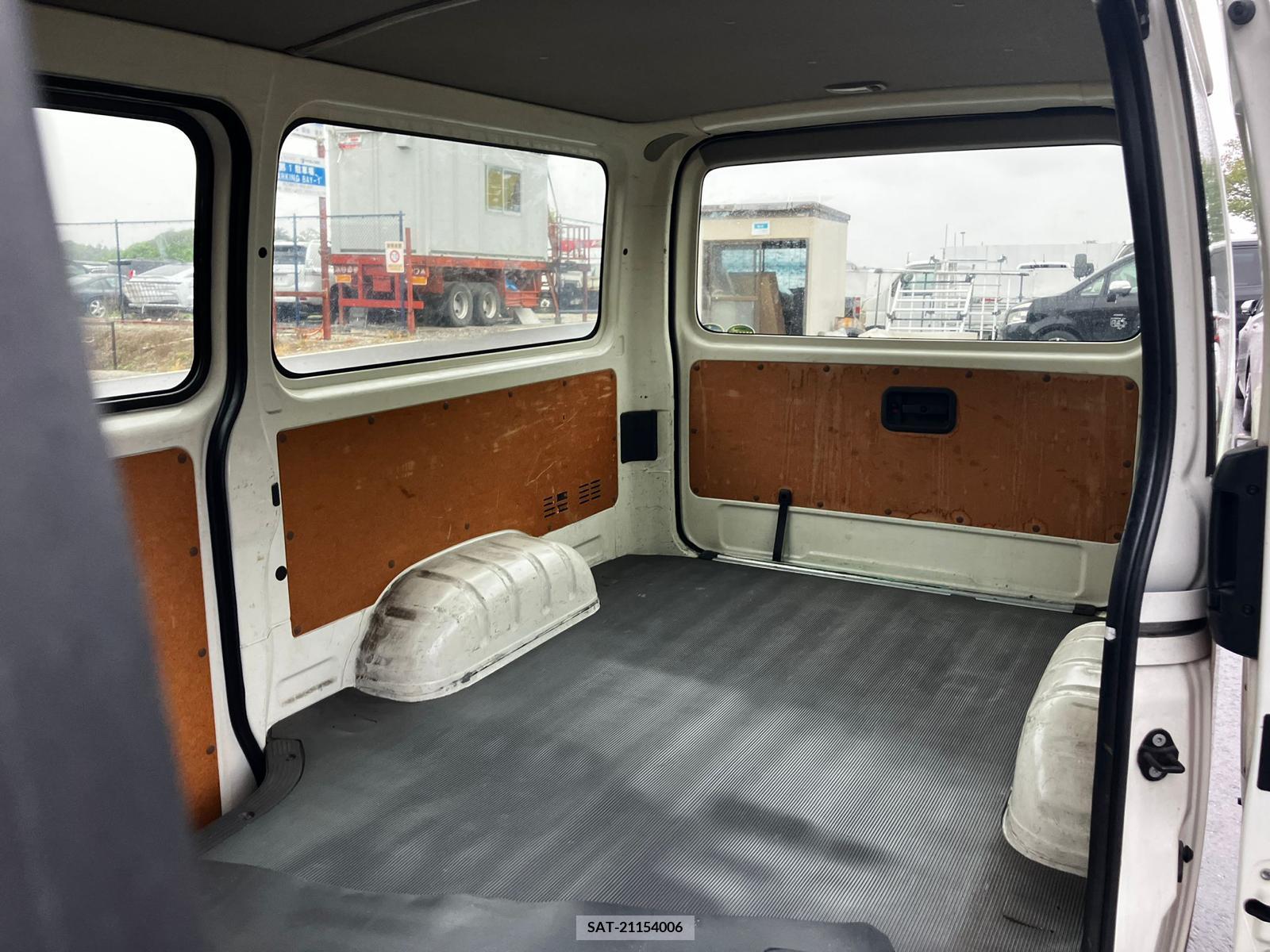 Toyota HIACE VAN 2017-02 258349-2