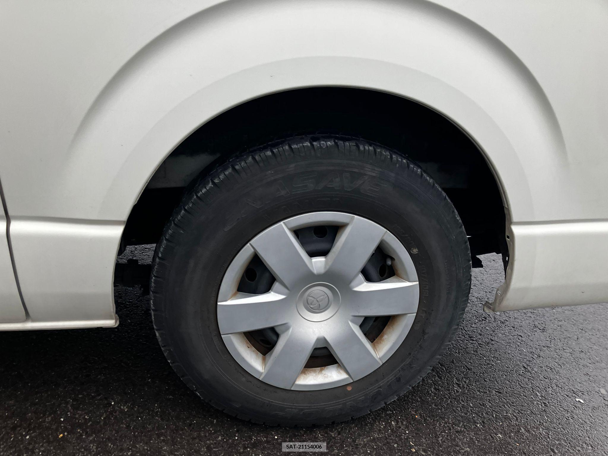 Toyota HIACE VAN 2017-02 258349-13