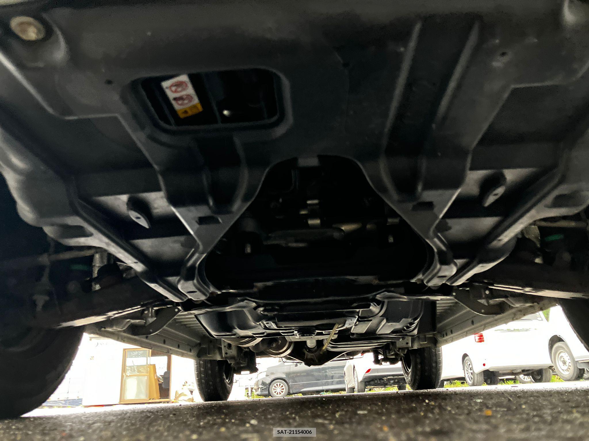 Toyota HIACE VAN 2017-02 258349-14