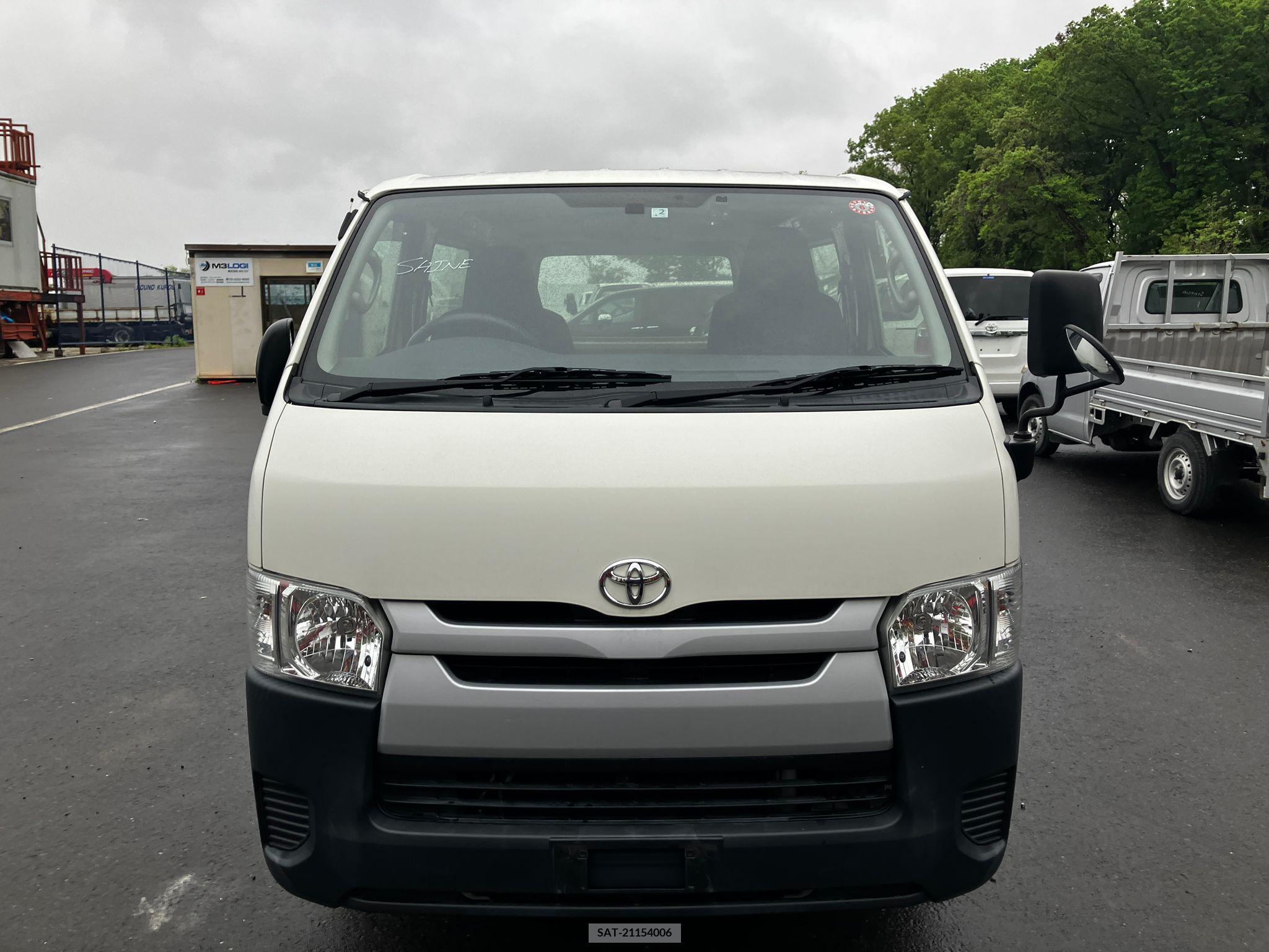 Toyota HIACE VAN 2017-02 258349-19