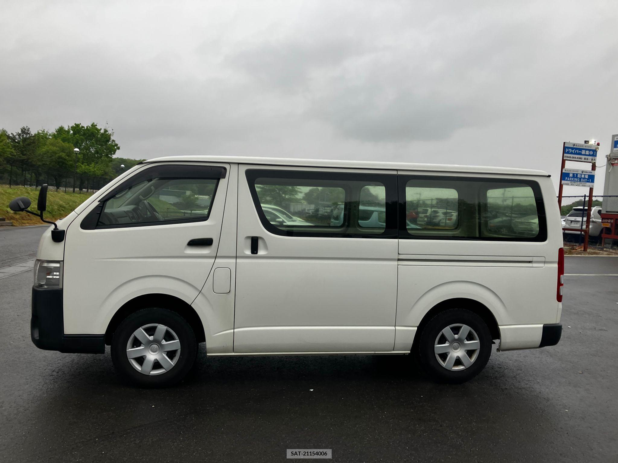 Toyota HIACE VAN 2017-02 258349-20