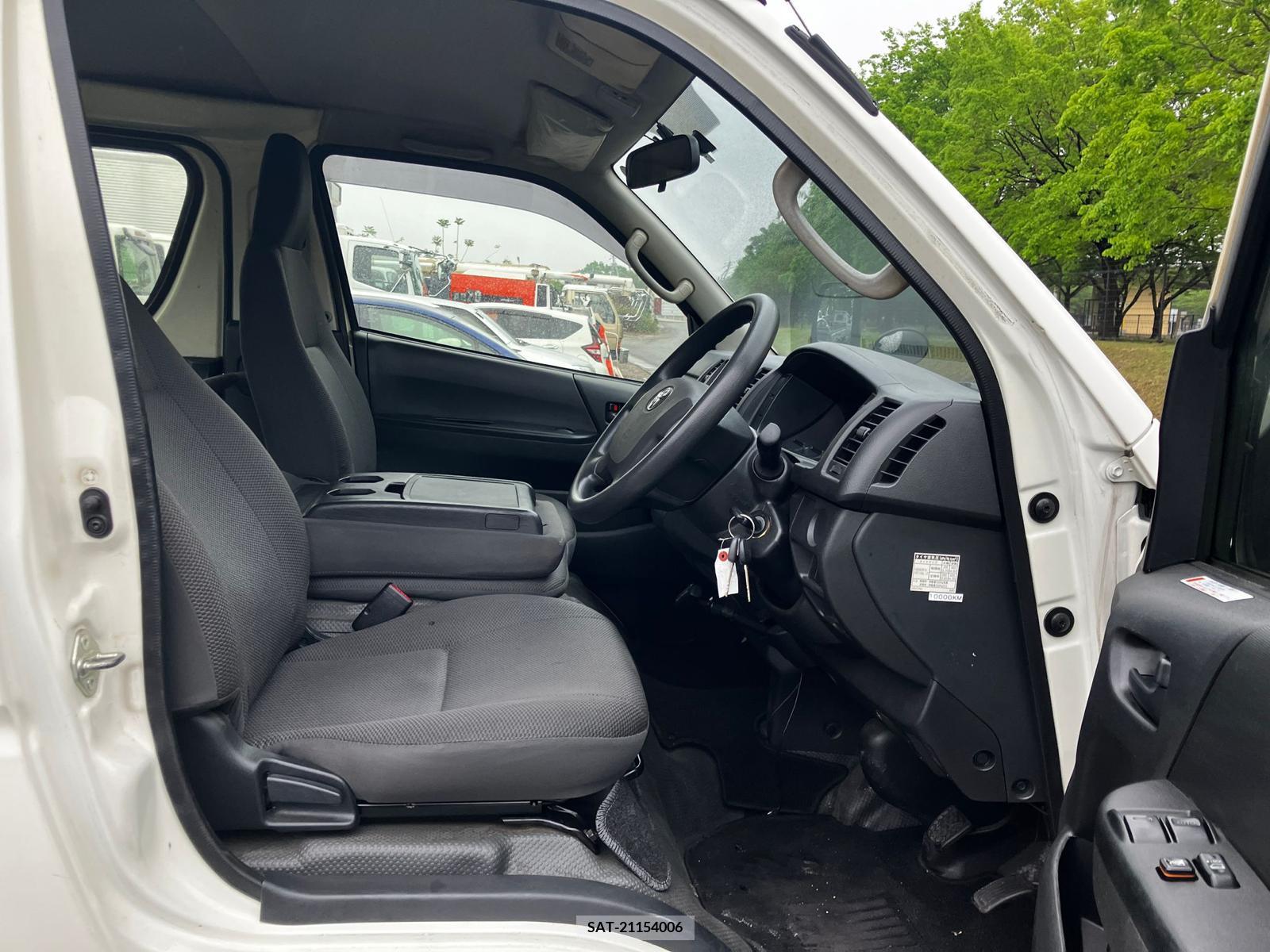 Toyota HIACE VAN 2017-02 258349-23