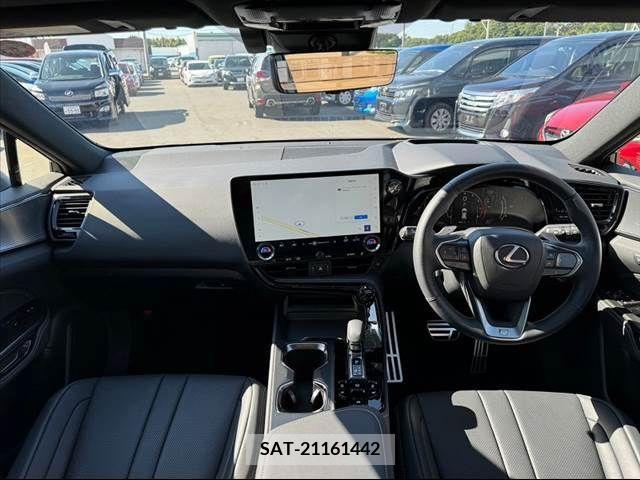 Lexus NX 2023-10 275697-1