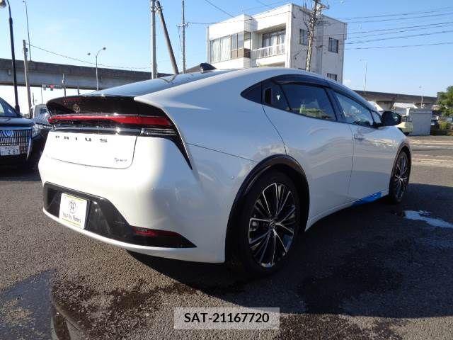 Toyota PRIUS 2023-09 249766-1