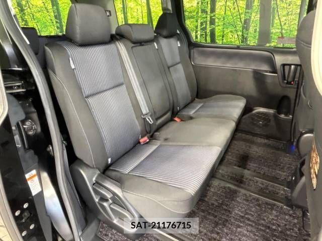 Toyota VOXY 2016-08 394968-9
