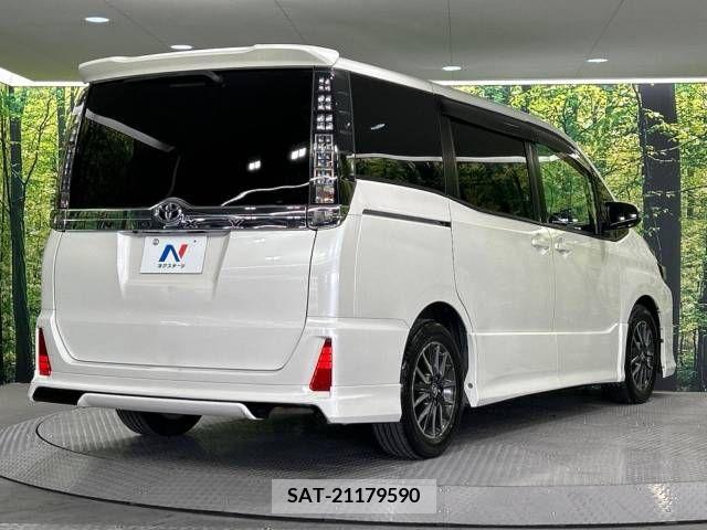 Toyota VOXY 2014-02 289065-18