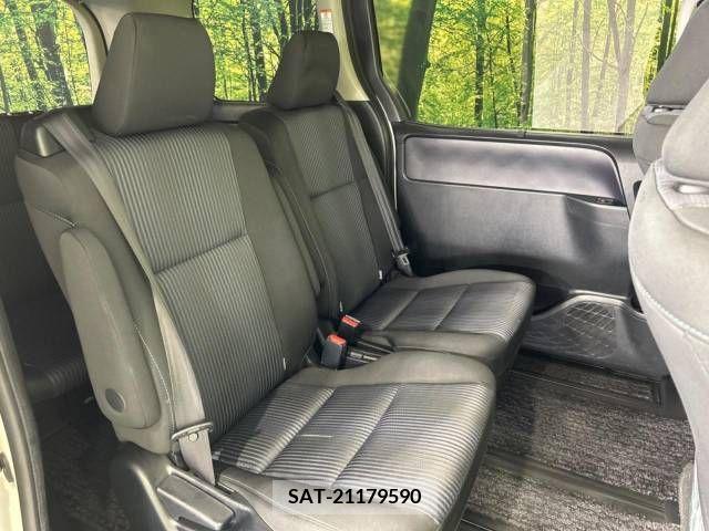 Toyota VOXY 2014-02 289065-9