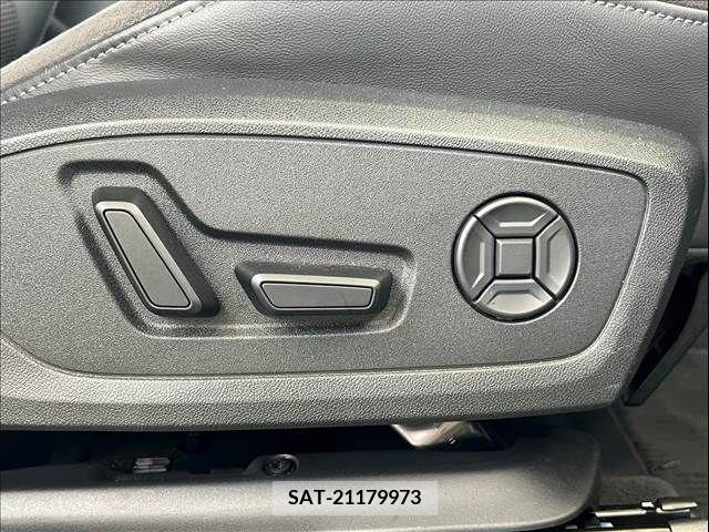 Audi Q3 2022-07 317875-8