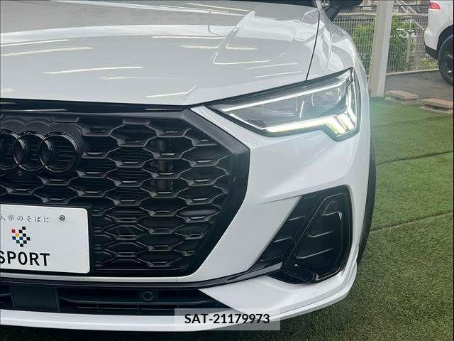 Audi Q3 2022-07 317875-18