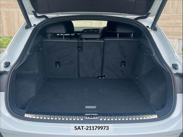 Audi Q3 2022-07 317875-17